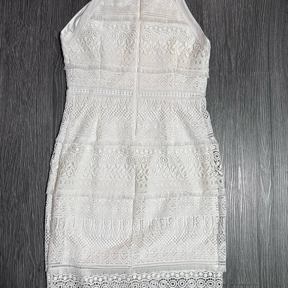 Beautiful knit dress brand:: Laundry by Shelli Segal size: 10, white color - Picture 6 of 8